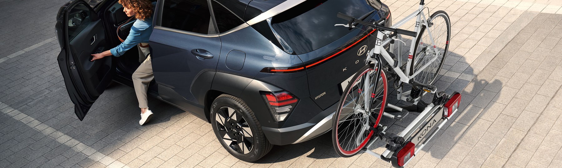 E823055001 IM Bike carrier for all tow bars 01